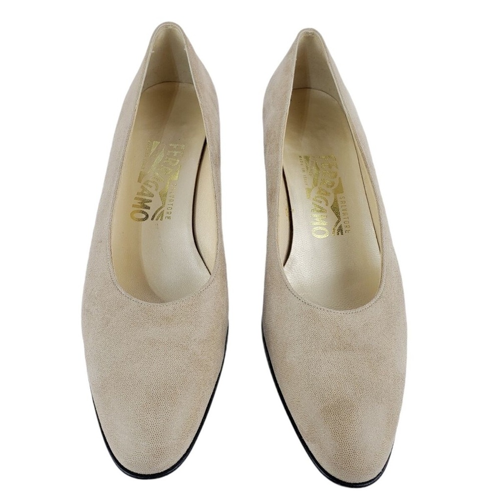 Salvatore Ferragamo Vintage Dublino Mandorla Pebble Suede Heel, Size 8